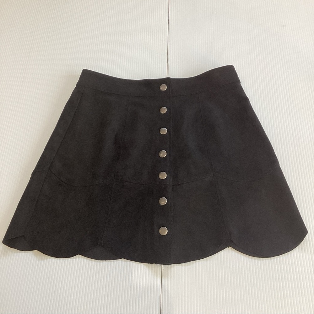American Eagle Womens Black Faux Suede Scalloped Hem Mini Skirt Size 0 Button Up
